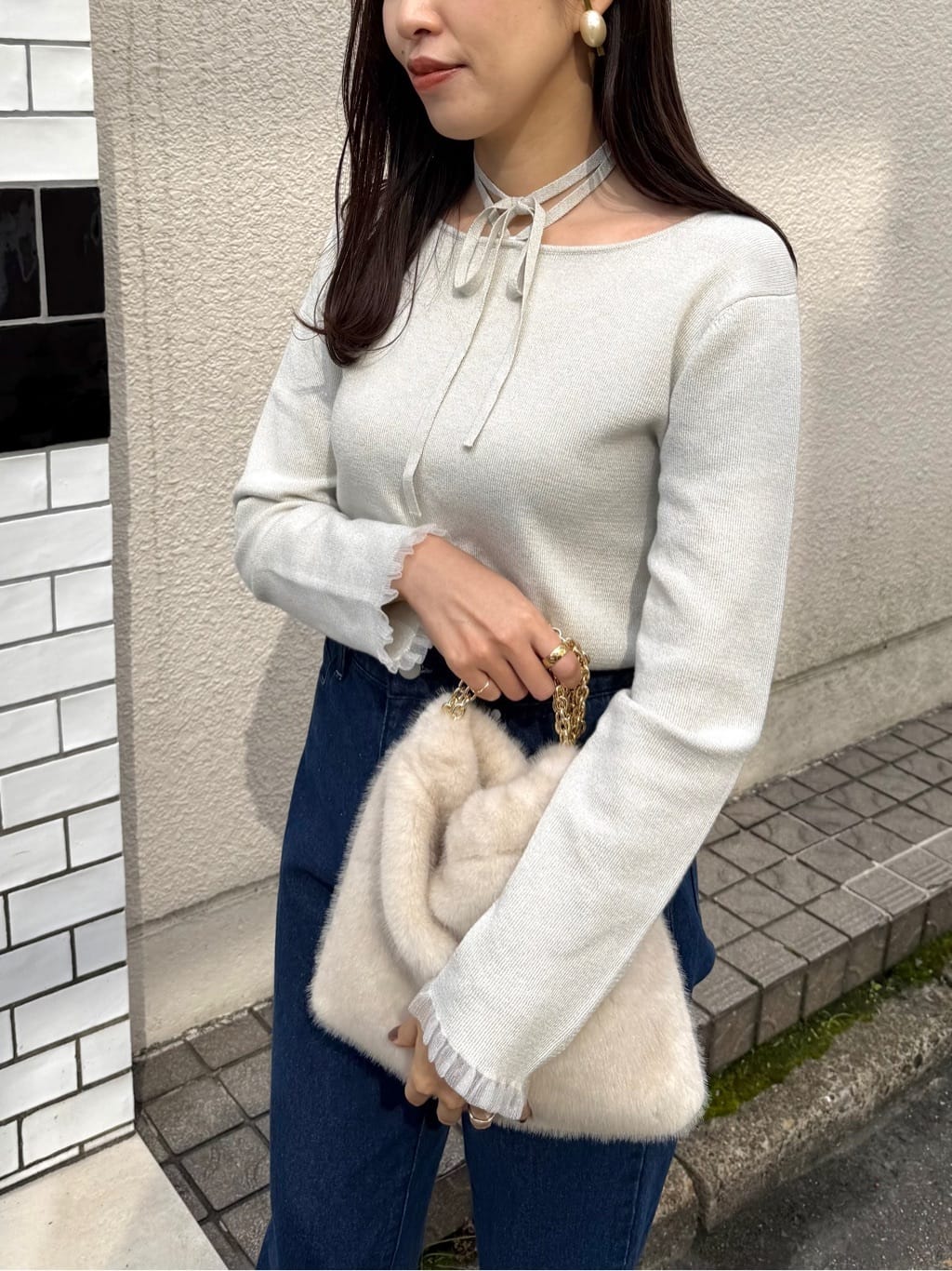 teiさんの「Couture brooch｜フェイクファーチェーンバッグ」を使ったコーディネート