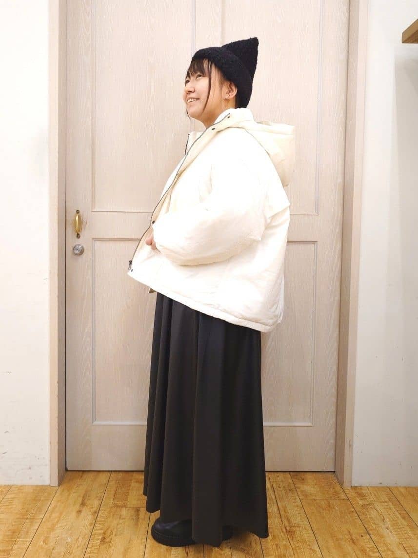 とろろさんの「SHOO･LA･RUE｜【S-LL】大人の抜け感 合皮フレアスカート」を使ったコーディネート