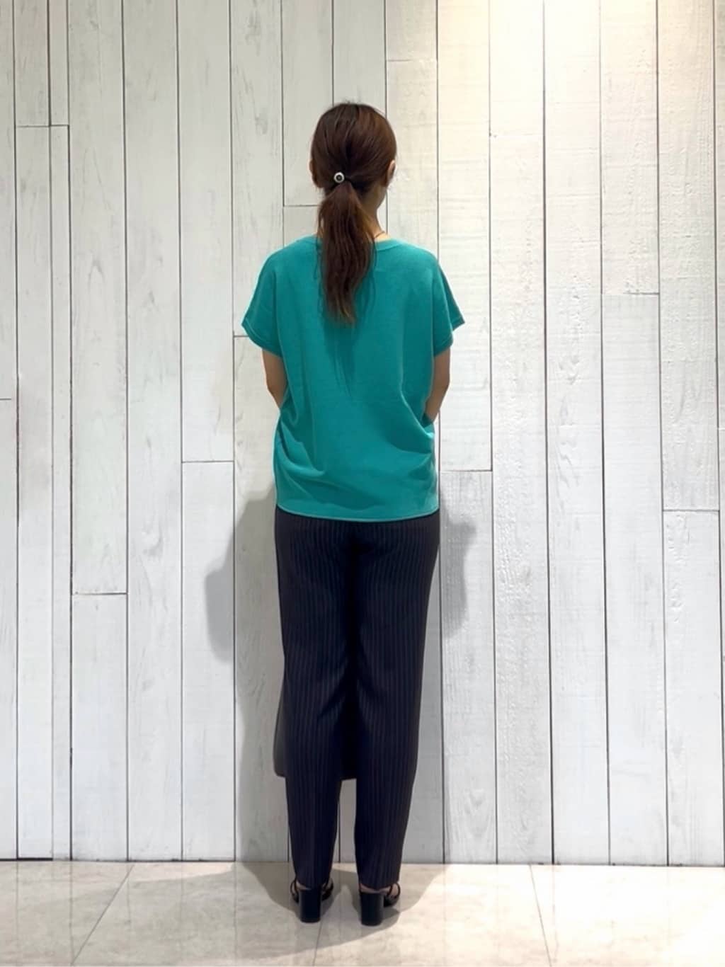 𝑹𝑶𝑴𝑰さんの「INDIVI｜【A4サイズ対応】ワンショルダートートバッグ」を使ったコーディネート