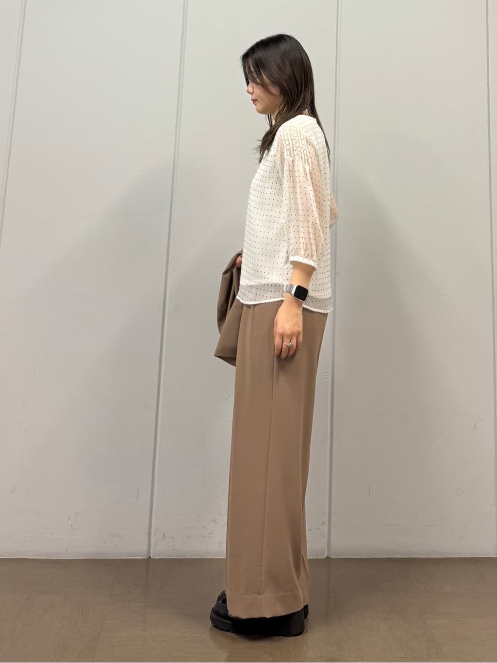 mizukiさんの「INDIVI｜【着心地◎！】タックワイドパンツ」を使ったコーディネート