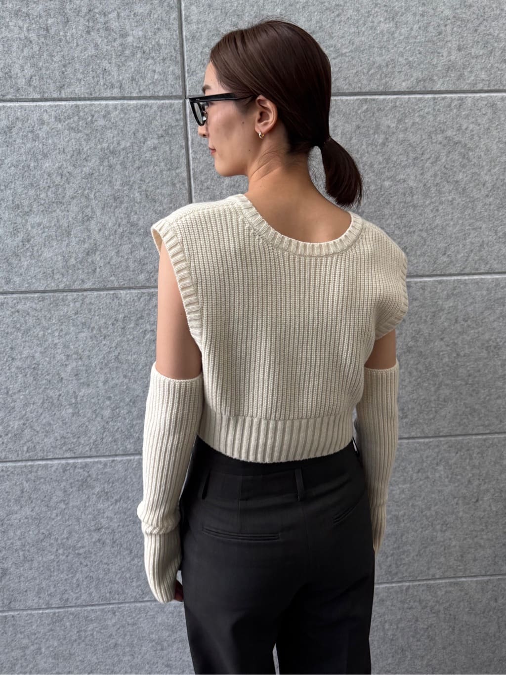 uchi__yamaさんの「CODE A｜dual form vest knit」を使ったコーディネート