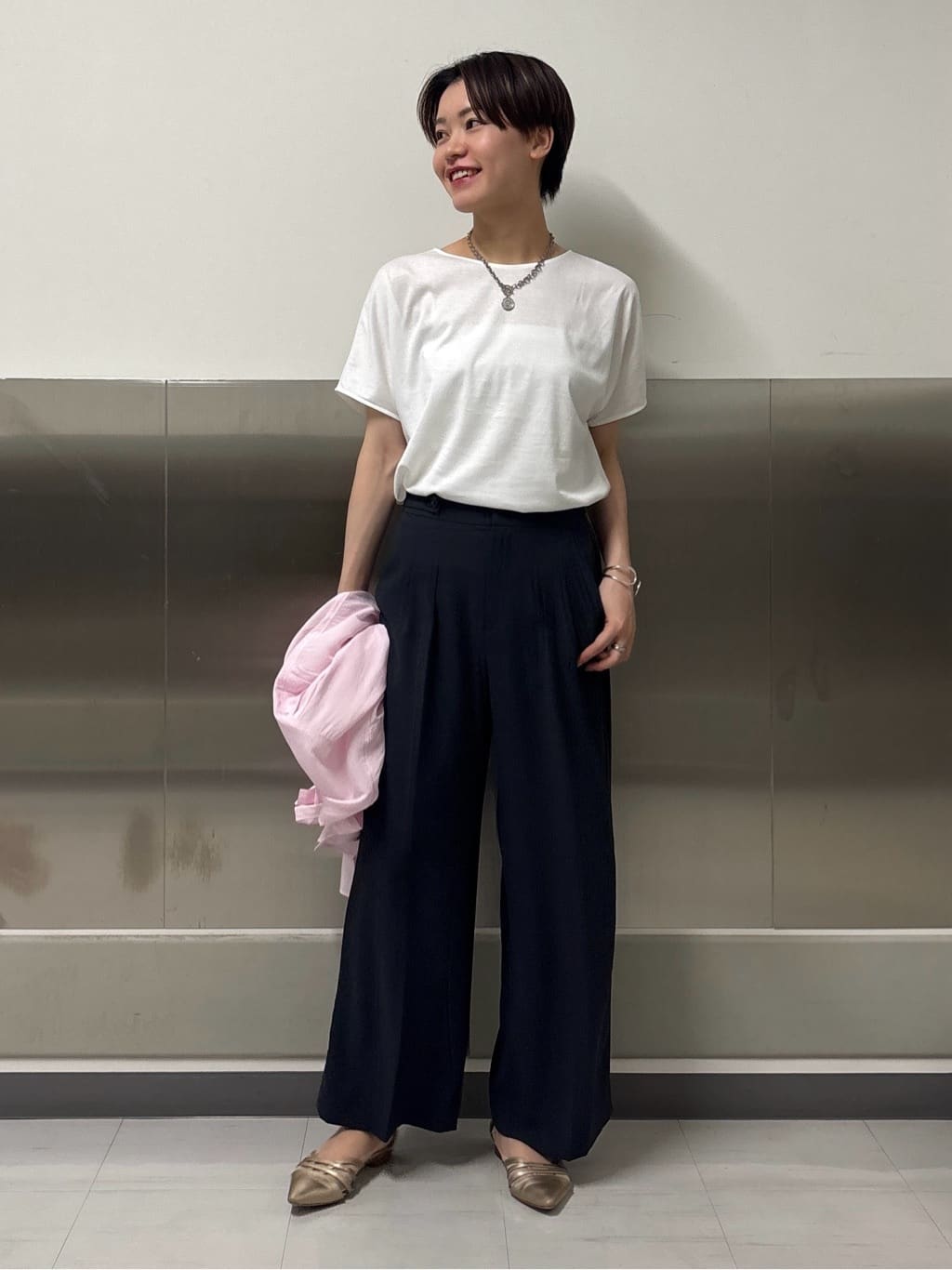 kanaeさんの「INDIVI｜【体型カバー／清涼感】シアーオーバーシャツ」を使ったコーディネート