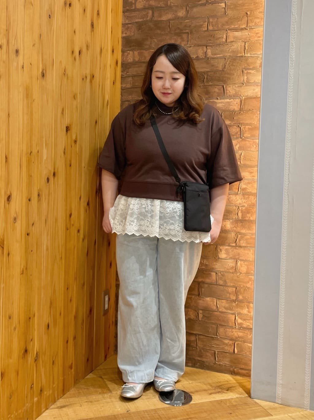 Risaさんの「SHOO･LA･RUE｜暑い夏も軽やかに デニムイージーワイドパンツ」を使ったコーディネート
