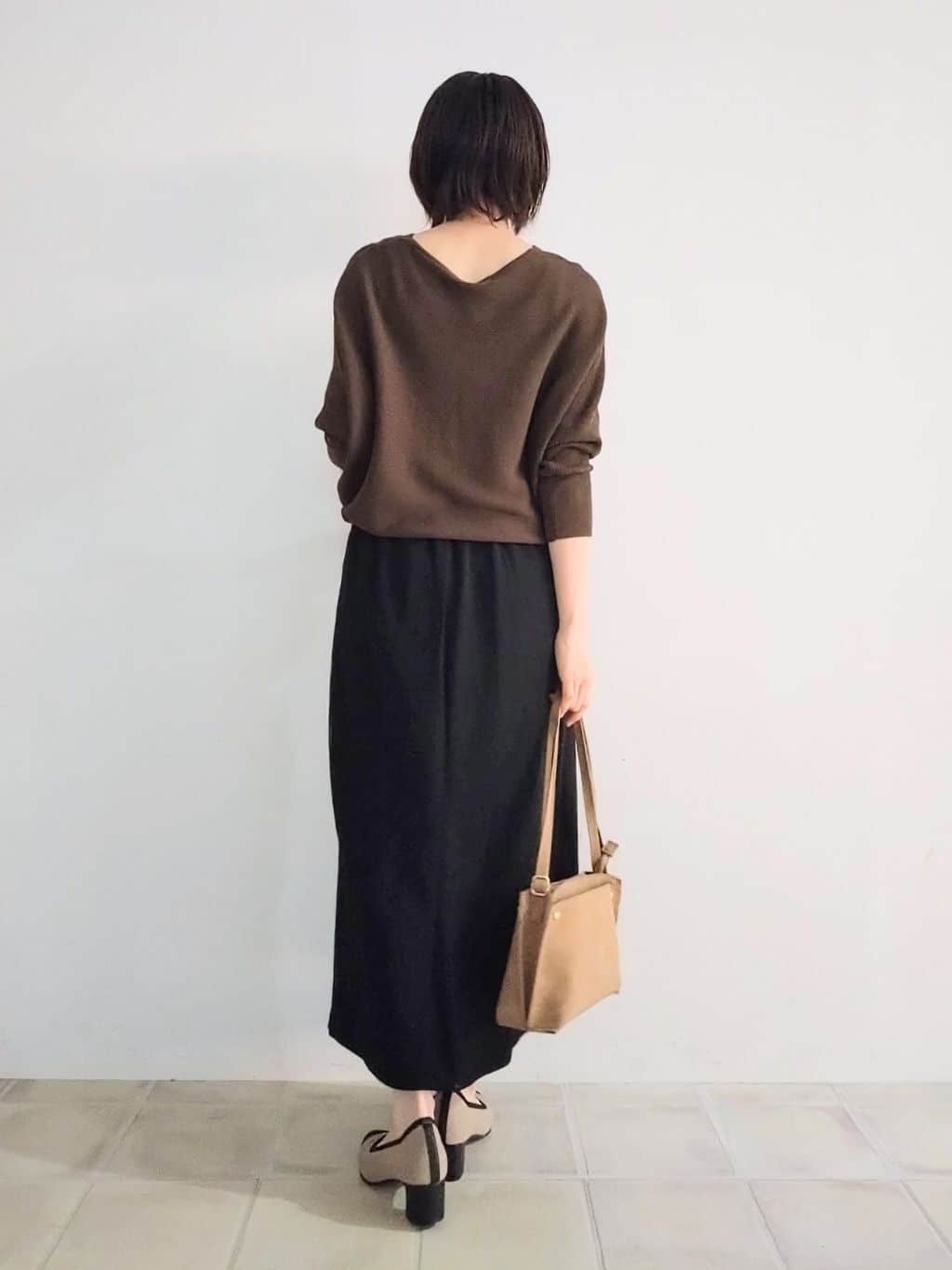 miomioさんの「SHOO･LA･RUE｜【洗濯後しわになりにくい】ポケット付き ナロースカート」を使ったコーディネート