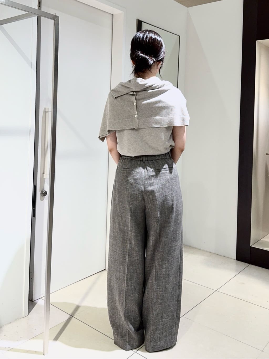 kaoruさんの「UNTITLED｜【アンサンブル可/洗える】シアーノースリーブ プルオーバー」を使ったコーディネート