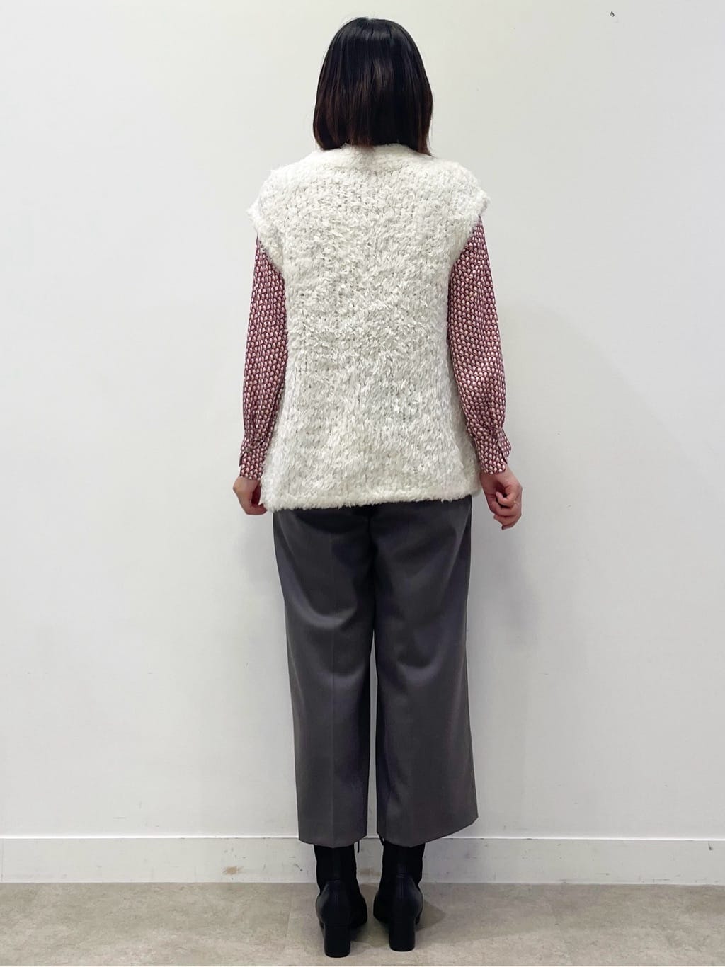 あやたかさんの「Reflect｜【秋映え／ふんわり軽い／ゆったりシルエット】ファンシーヤーンベスト」を使ったコーディネート