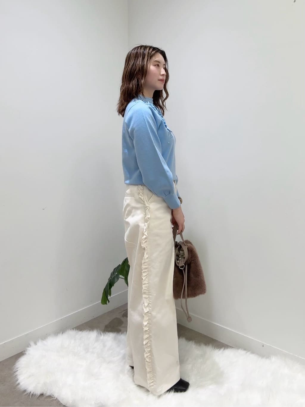 Suma Una本部スタッフさんの「SunaUna｜◆【洗える】ケミカルレースニット」を使ったコーディネート