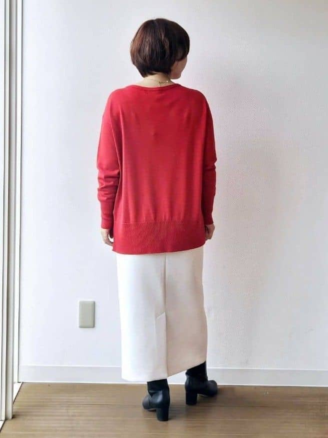 やじまさんの「UNTITLED｜【8色展開/体型カバー】魅せるタイムレスニット」を使ったコーディネート