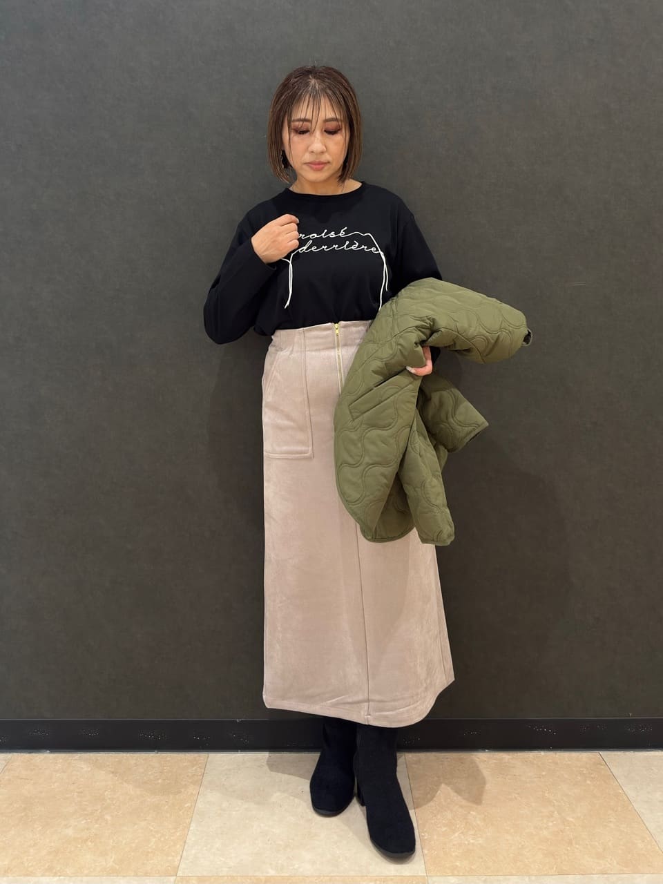 Megさんの「SHOO･LA･RUE｜【洗濯機可/S-LL】周りと差がつく チェーンステッチロゴロンT」を使ったコーディネート