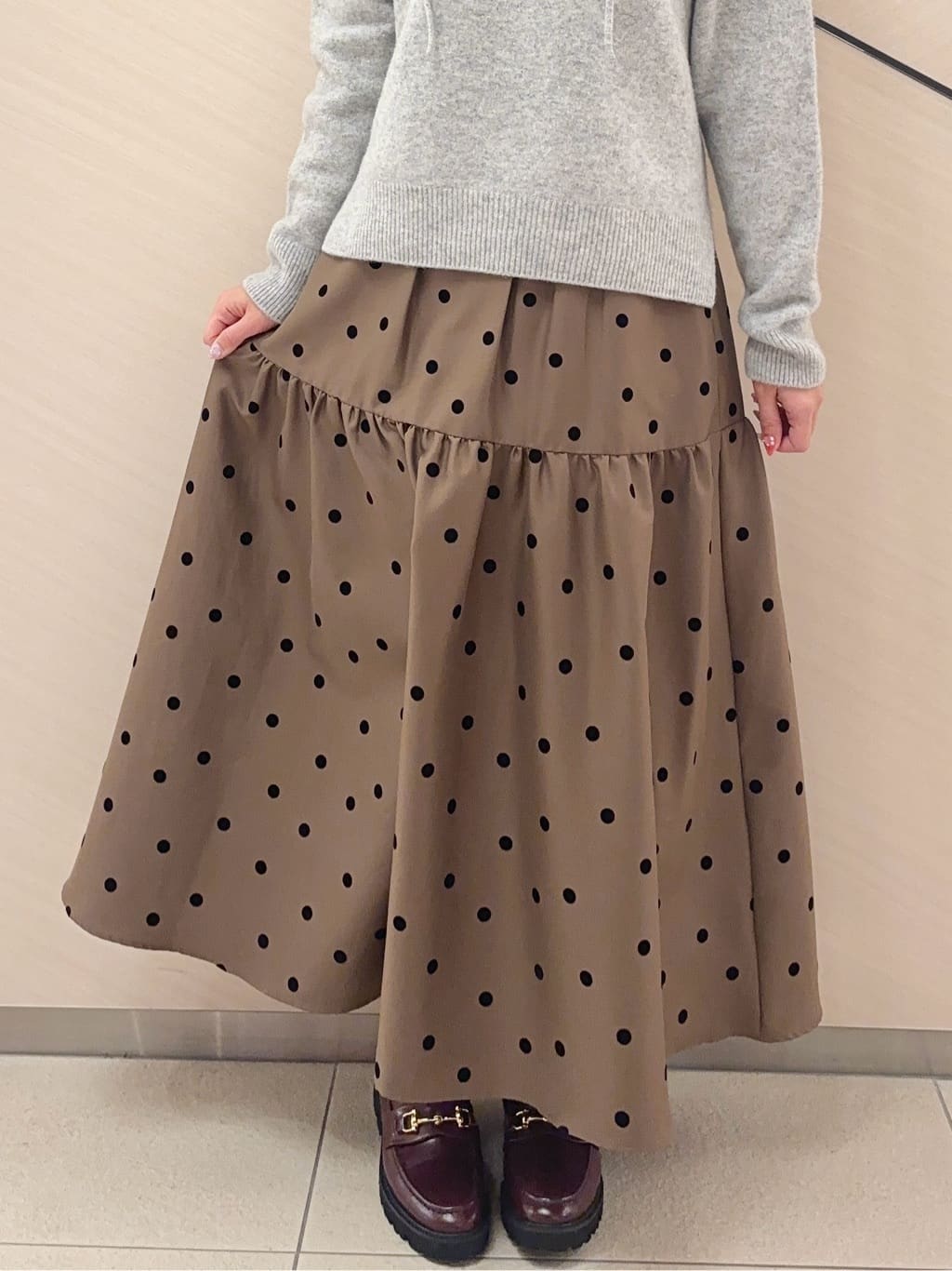 Rinaさんの「DRESSTERIOR｜カシミヤブレンドフードニット」を使ったコーディネート