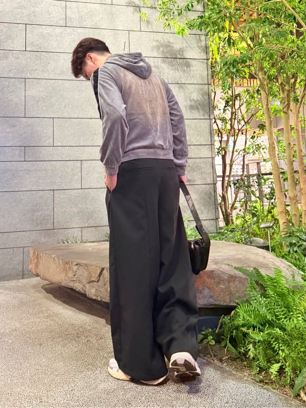 HARUさんの「tk.TAKEO KIKUCHI｜ヴィンテージライクベロアジップパーカー」を使ったコーディネート