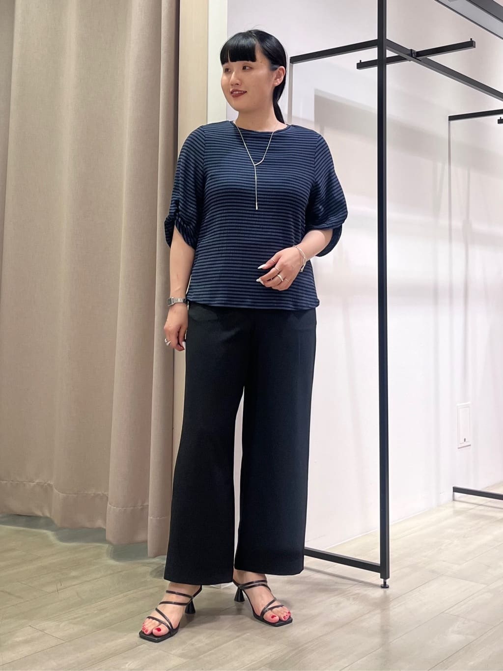 hasuさんの「INDIVI｜【UVケア／吸汗速乾】凹凸素材ねじり袖トップス」を使ったコーディネート