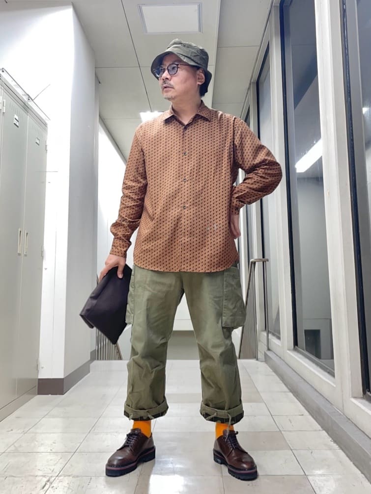MAKOTO AIさんの「TAKEO KIKUCHI｜ボーラーハット柄 長袖シャツ」を使ったコーディネート