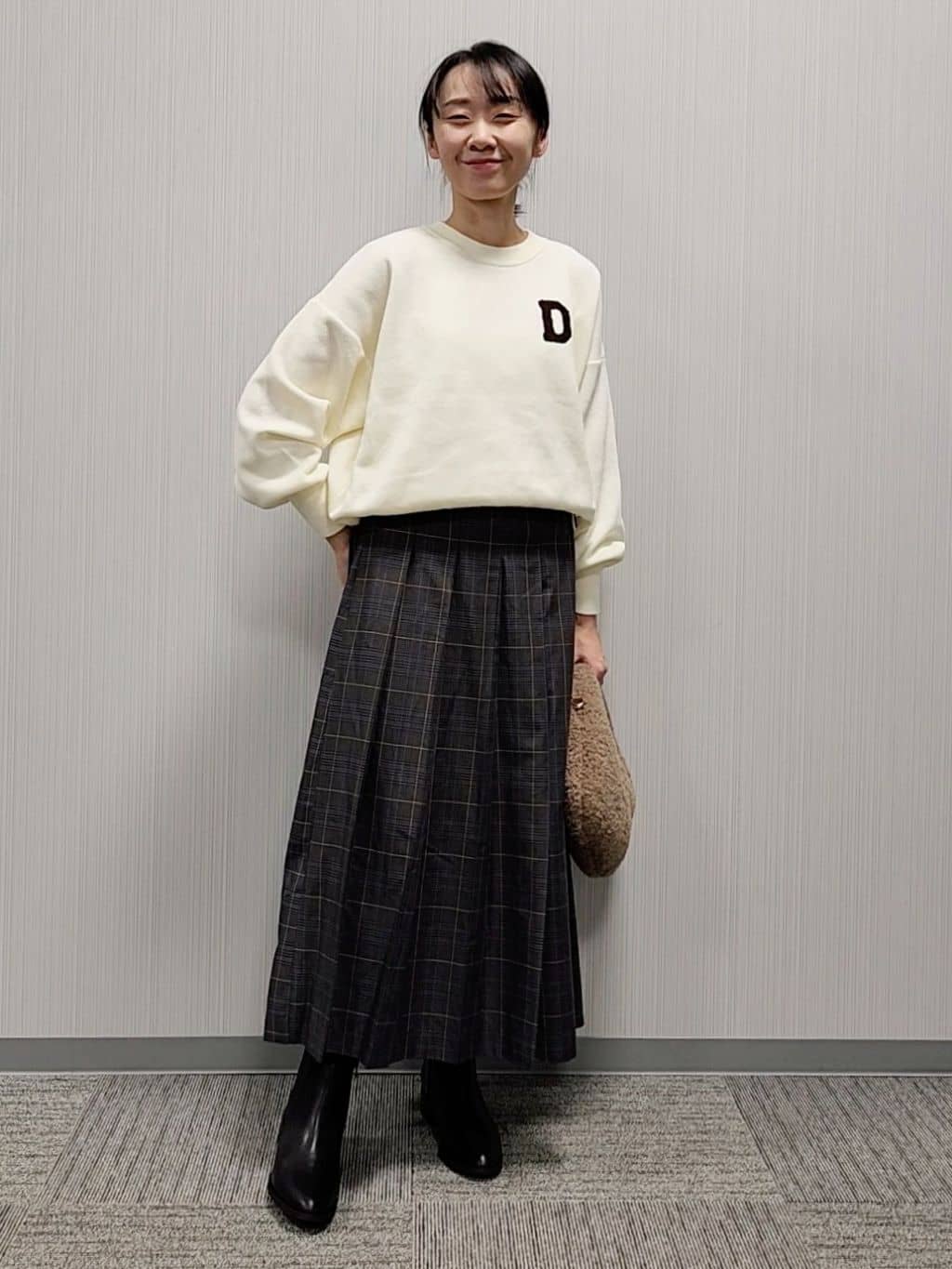 naraさんの「Dessin｜【洗える】Dサガラ刺繍ワッペン付きニット」を使ったコーディネート