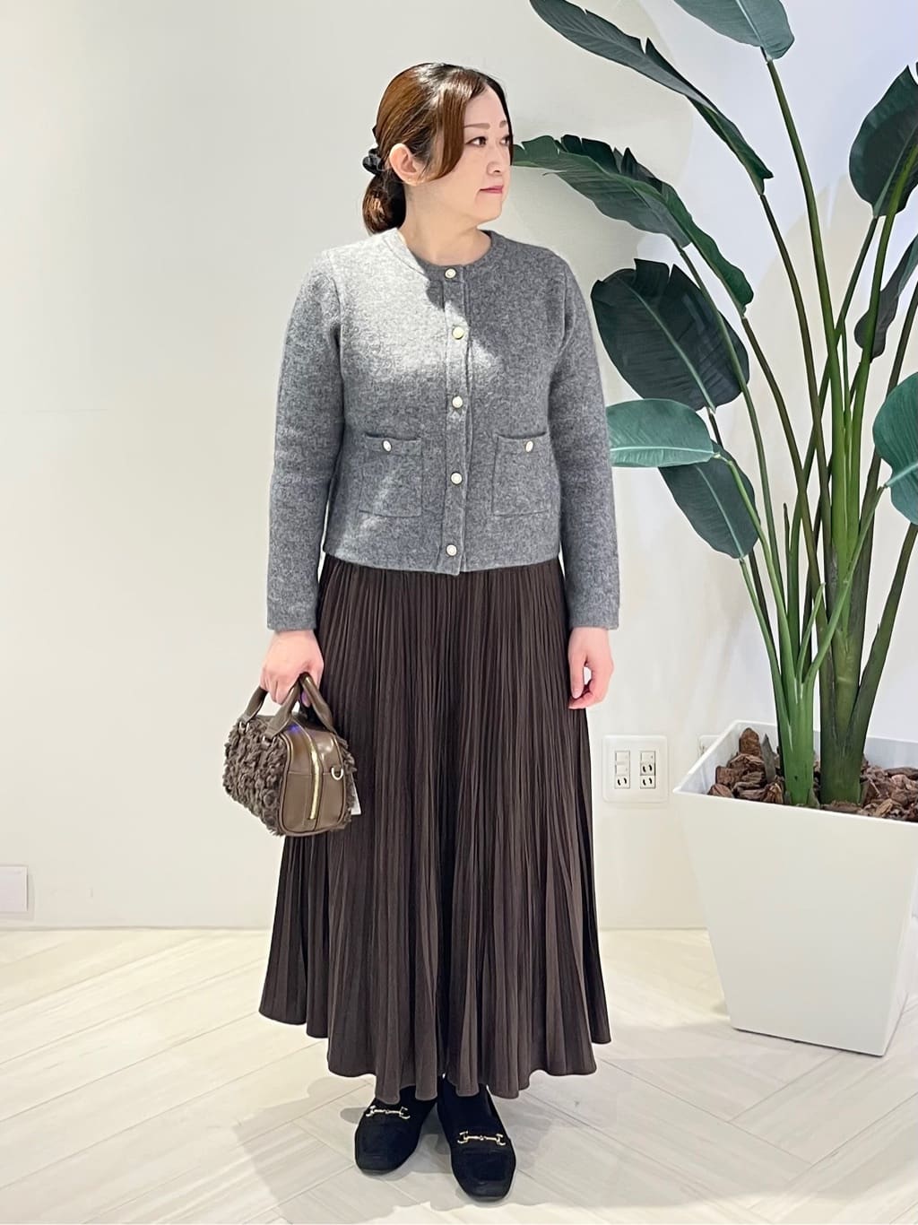 Tomoさんの「UNTITLED｜【はっ水機能/フード取り外し可】ミディダウンコート」を使ったコーディネート