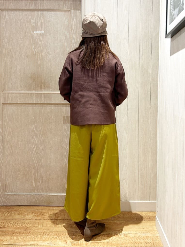 yukaさんの「SHOO･LA･RUE｜【S-LL/2点セット】脚のラインを拾いにくい ベルト付きタックスカーチョパンツ」を使ったコーディネート