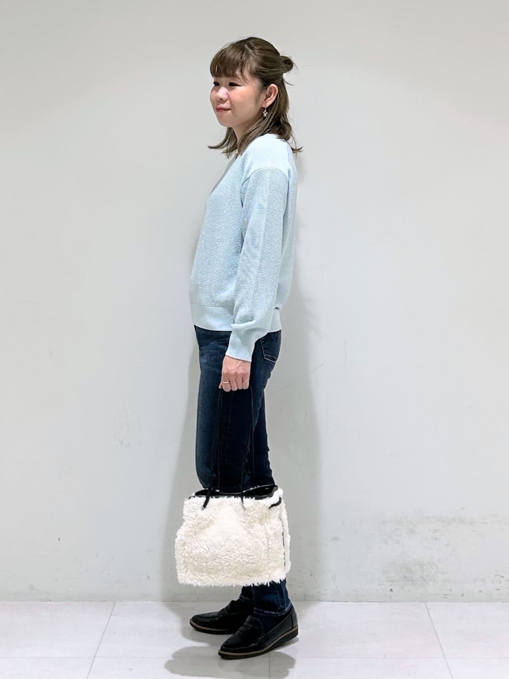 tsuyuさんの「INDIVI｜ボアミドルバッグ」を使ったコーディネート