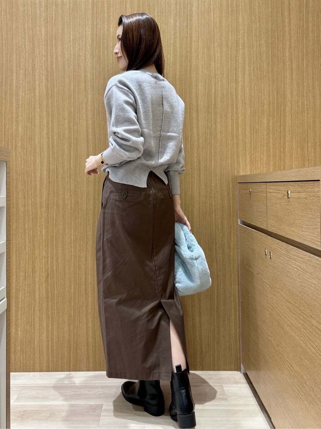 maiさんの「OPAQUE.CLIP｜Vネックラメニット【洗濯機OK】」を使ったコーディネート
