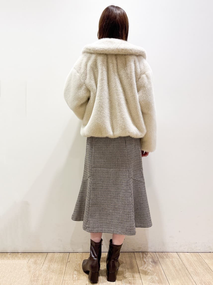 ayaさんの「index｜ゴールドパーツ付きボウタイニット【洗濯機OK】《10col／XS～LL》」を使ったコーディネート