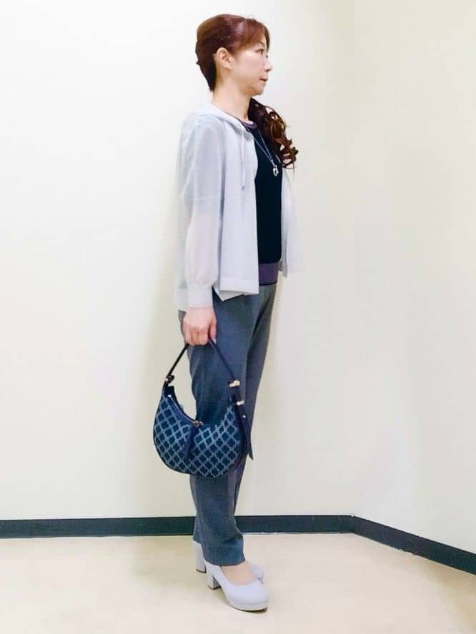 花さんの「Reflect｜【寒暖差対策に◎／手洗い可／旅行や通勤に】フード付きシアーカーディガン」を使ったコーディネート