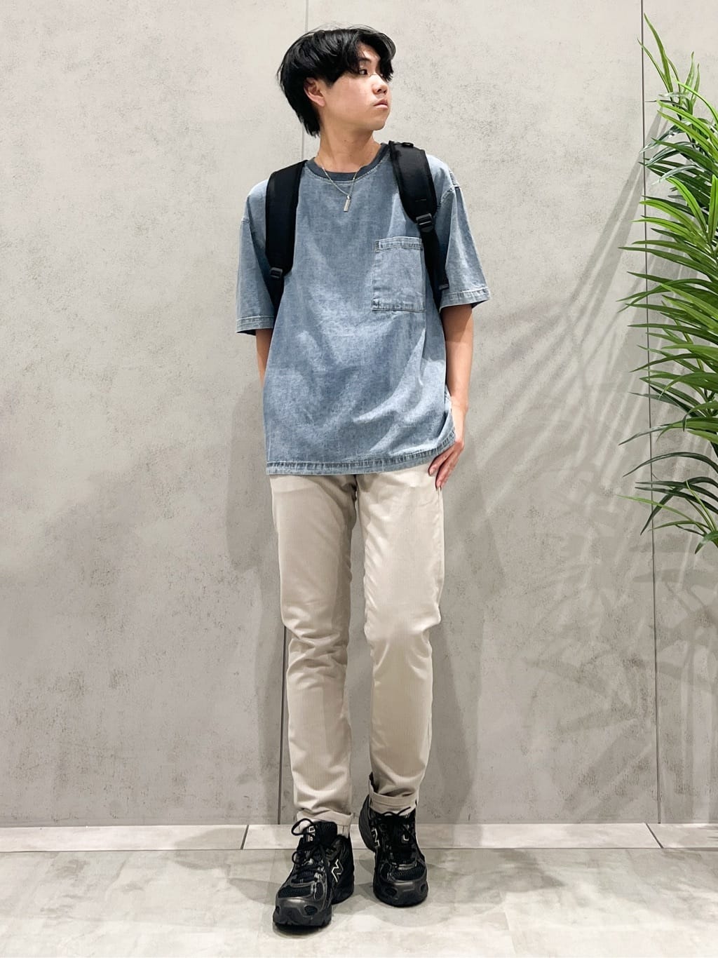 SHI-MAさんの「THE SHOP TK｜ライトデニム半袖Tシャツ【洗濯機OK】」を使ったコーディネート