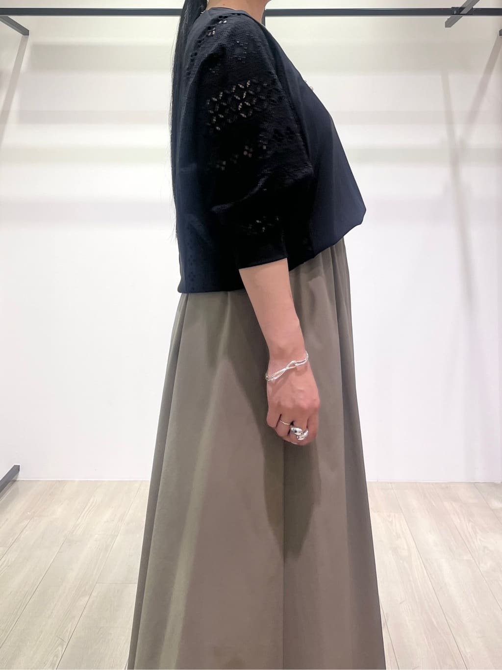 hasuさんの「INDIVI｜スクエアトップロングネックレス」を使ったコーディネート