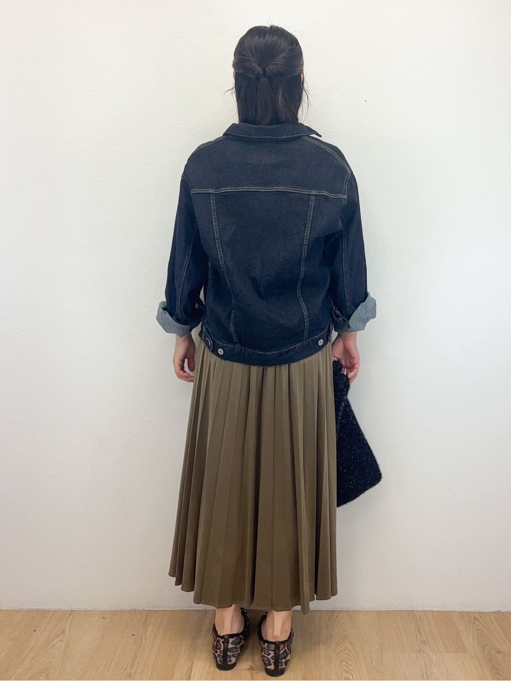 Takeさんの「OPAQUE.CLIP｜フロッキーチュールTシャツ【洗濯機洗い可】」を使ったコーディネート