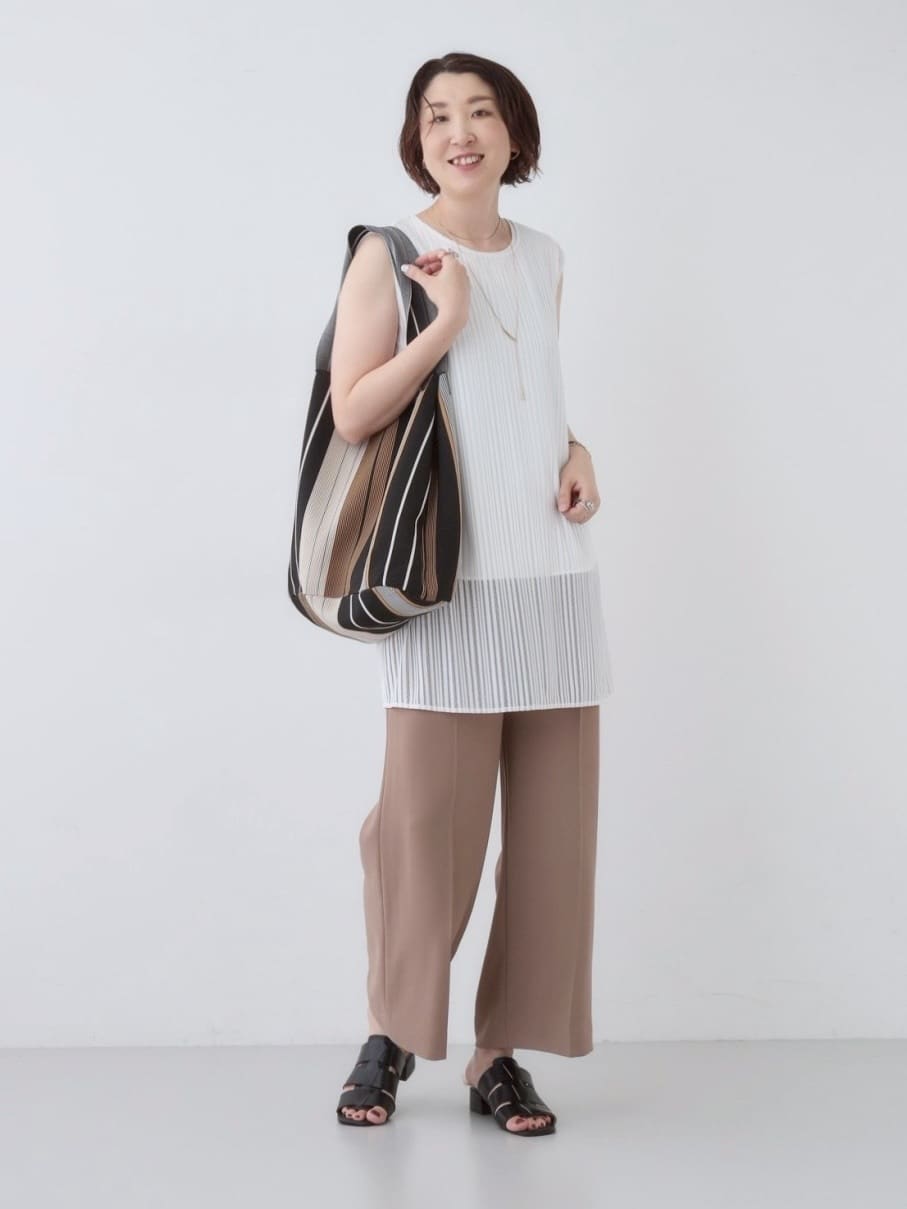 yuriさんの「INDIVI｜【着心地◎！】タックワイドパンツ」を使ったコーディネート