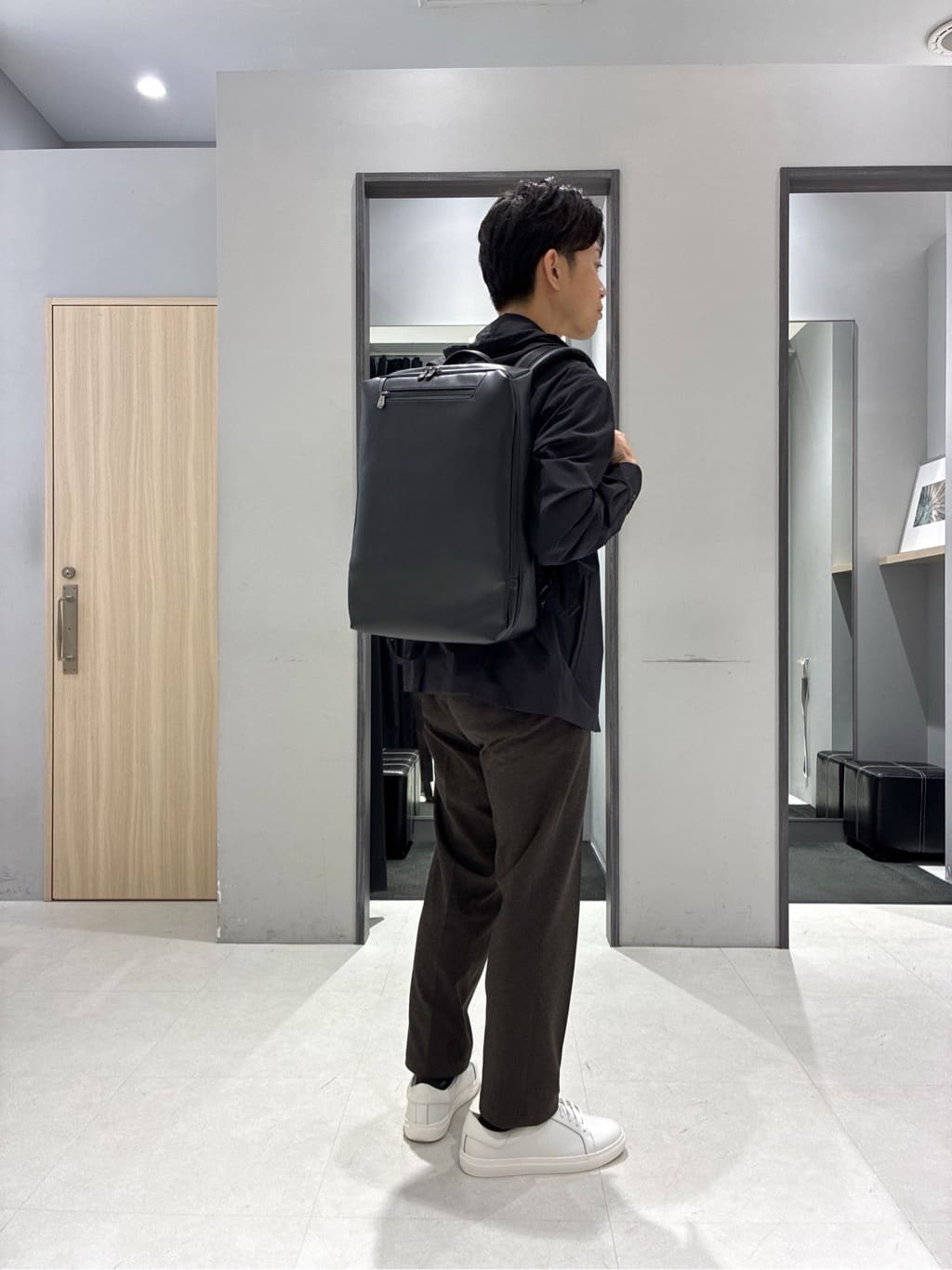 わいずみさんの「TAKEO KIKUCHI｜【3D ナイロン ストレッチ】ジップアップ フードブルゾン」を使ったコーディネート