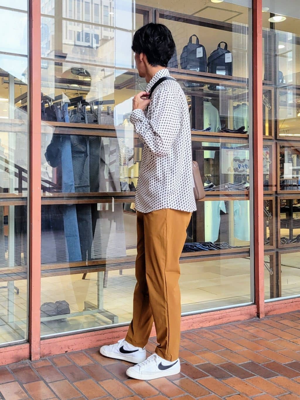 piroyaさんの「TAKEO KIKUCHI｜ボーラーハット柄 長袖シャツ」を使ったコーディネート