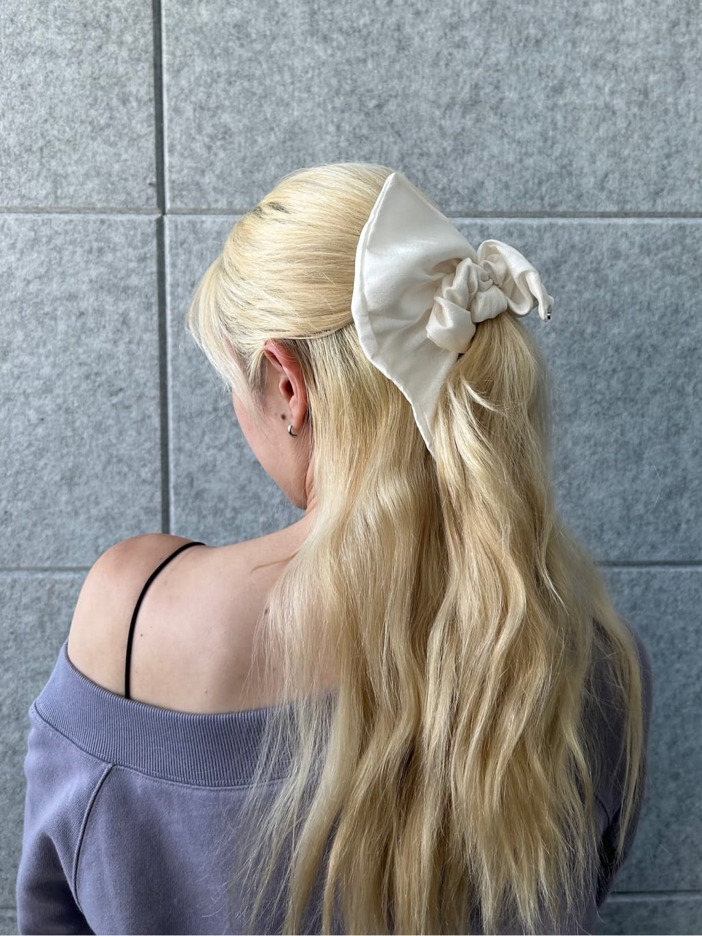 honoka Aさんの「CODE A｜off－shoulder sweat」を使ったコーディネート