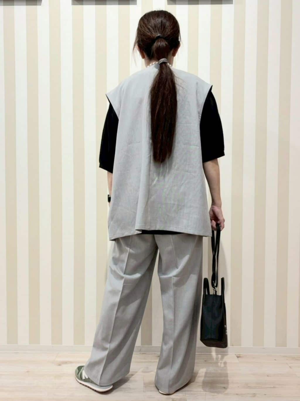 nonaさんの「SHOO･LA･RUE｜【S-LL/セットアップ可/洗濯後しわになりにくい】ダブルベスト」を使ったコーディネート