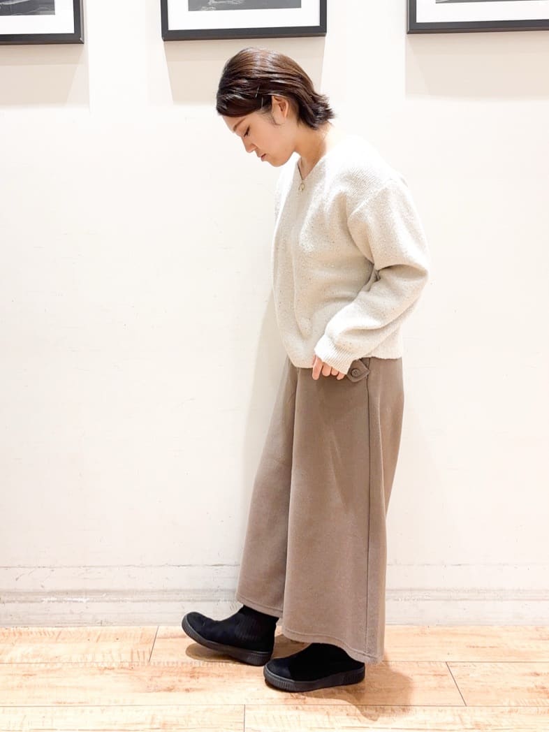 かふぇもか。さんの「SHOO･LA･RUE｜【S-LL】きらっと華やぐ　大人のスパンコールニット」を使ったコーディネート