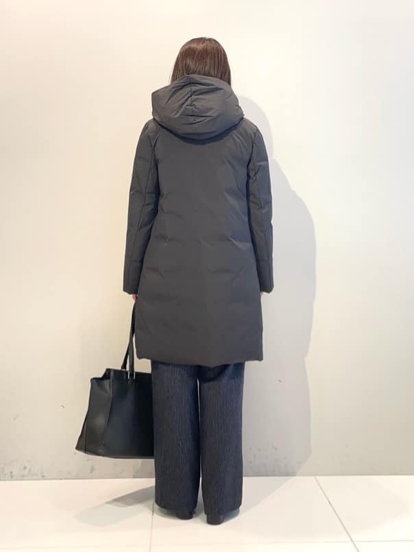 murayamaさんの「INDIVI｜【撥水／洗える】ステッチレス ロングダウンコート」を使ったコーディネート