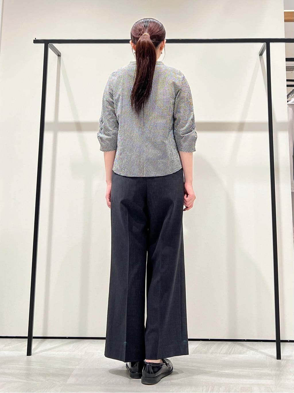 T.Kさんの「INDIVI｜【UVケア／吸汗速乾】スリーブデザインブラウス」を使ったコーディネート