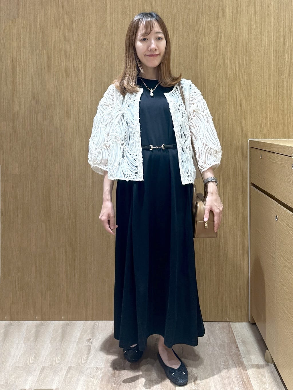 yukaさんの「OPAQUE.CLIP｜シアー刺繍レース前開きブラウス【洗濯機洗い可】」を使ったコーディネート