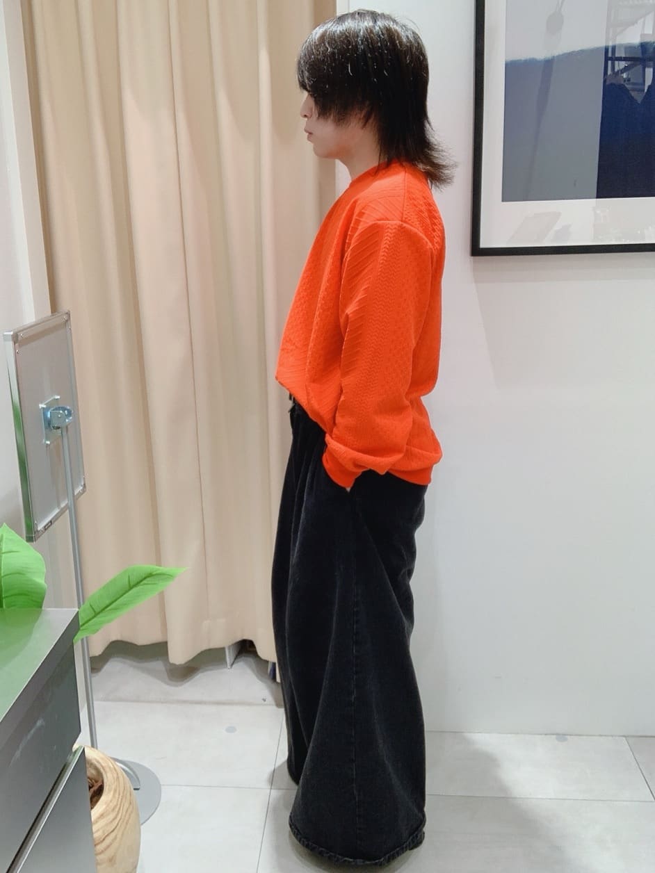 坂。さんの「THE SHOP TK｜【無地に飽きた方へ】ふくれジャカードスウェット　洗濯機OK/6色展開/ユニセックスでおすすめ！」を使ったコーディネート