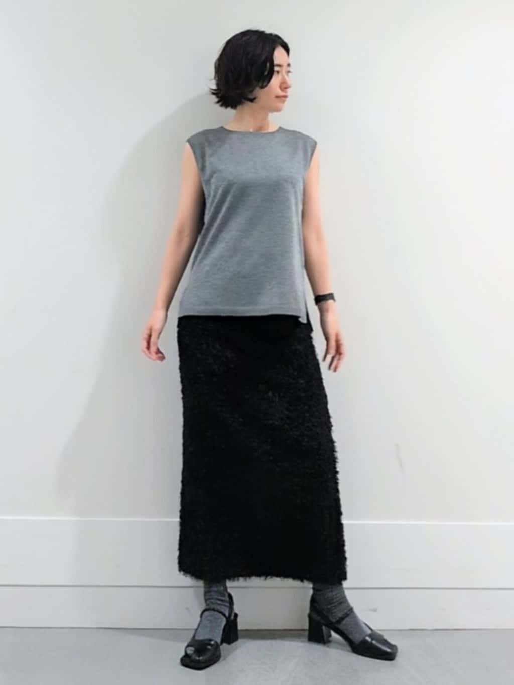 ミズタさんの「UNTITLED｜【アンサンブル可/洗える】シアーノースリーブ プルオーバー」を使ったコーディネート