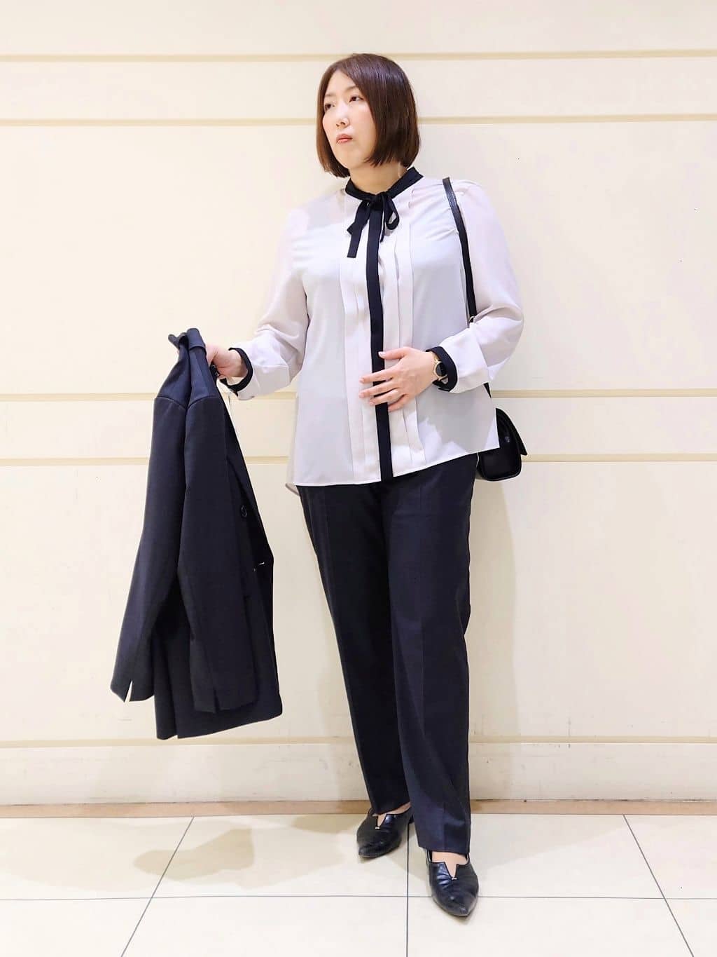 Itoさんの「INDIVI｜【日本製／スーツ／通勤】シルクウールストレッチ ダブルジャケット」を使ったコーディネート