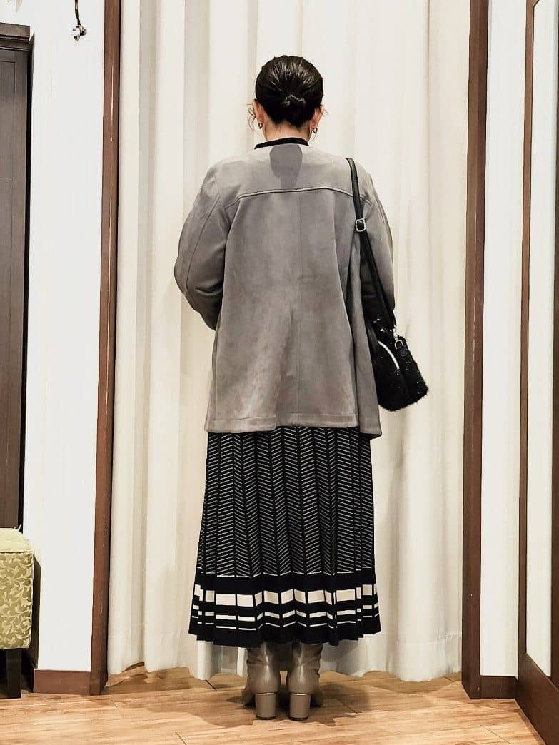 chami さんの「SHOO･LA･RUE｜【S-LL】上品さを纏う やわらかフェイクスエード ミドル丈ブルゾン」を使ったコーディネート