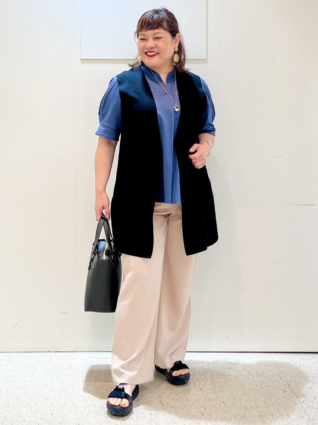 kimmyさんの「Reflect｜【すっきり見え！長め丈／マシンウォッシュ可】スキッパーネックジャージトップス」を使ったコーディネート