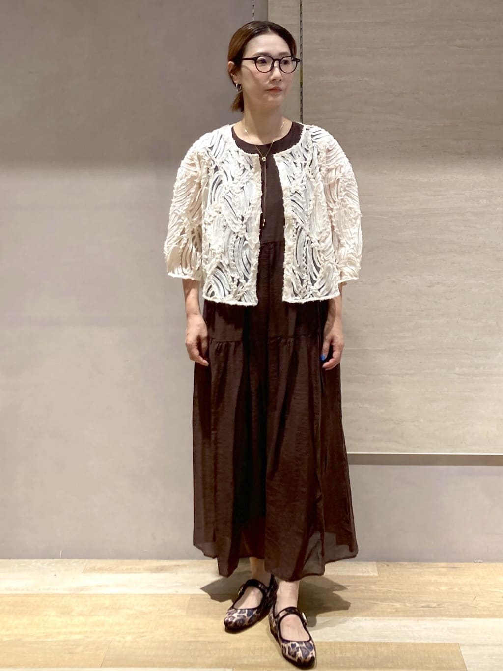 たけねぇさんの「OPAQUE.CLIP｜シアー刺繍レース前開きブラウス【洗濯機洗い可】」を使ったコーディネート