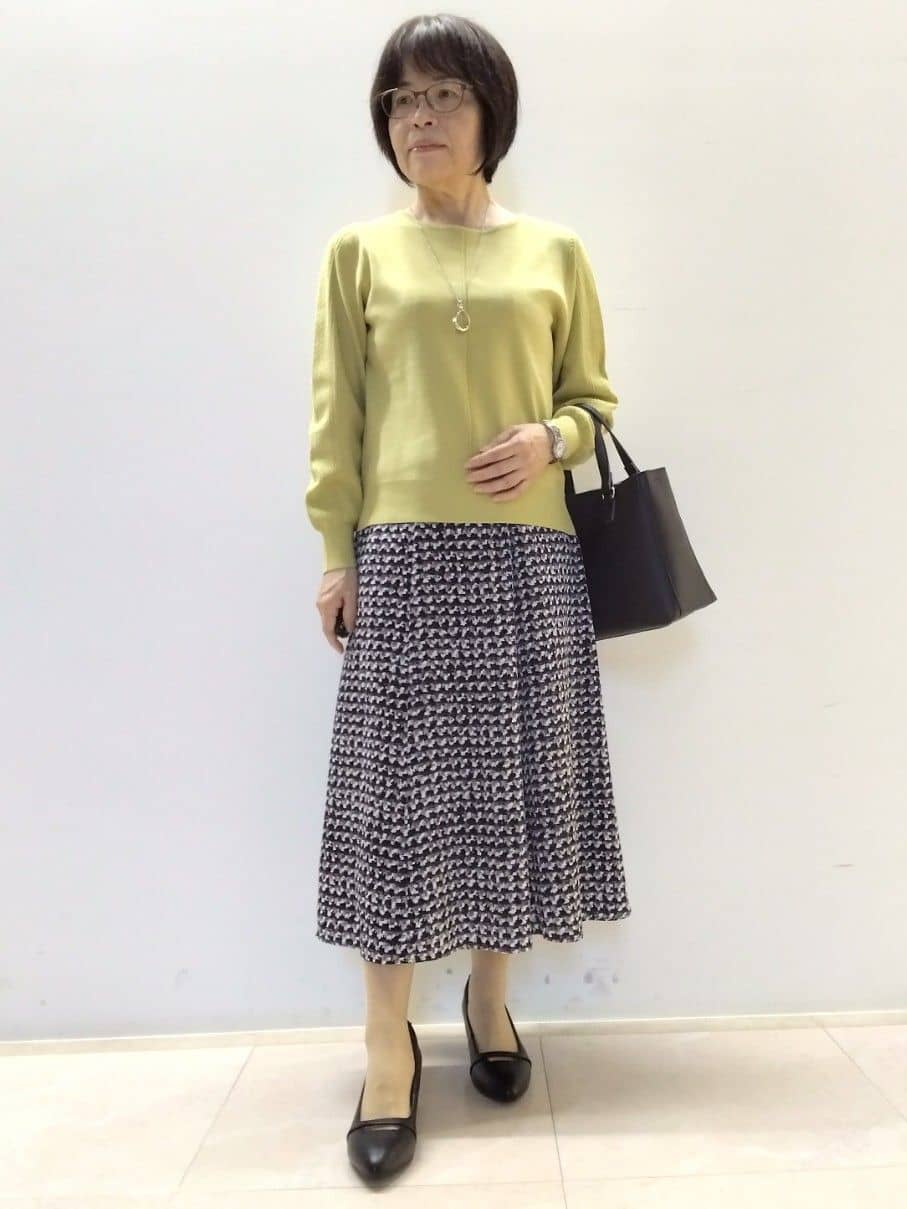 tokuさんの「Reflect｜【ニットスタイルが華やかに◎】チドリ風プリントフレアスカート」を使ったコーディネート