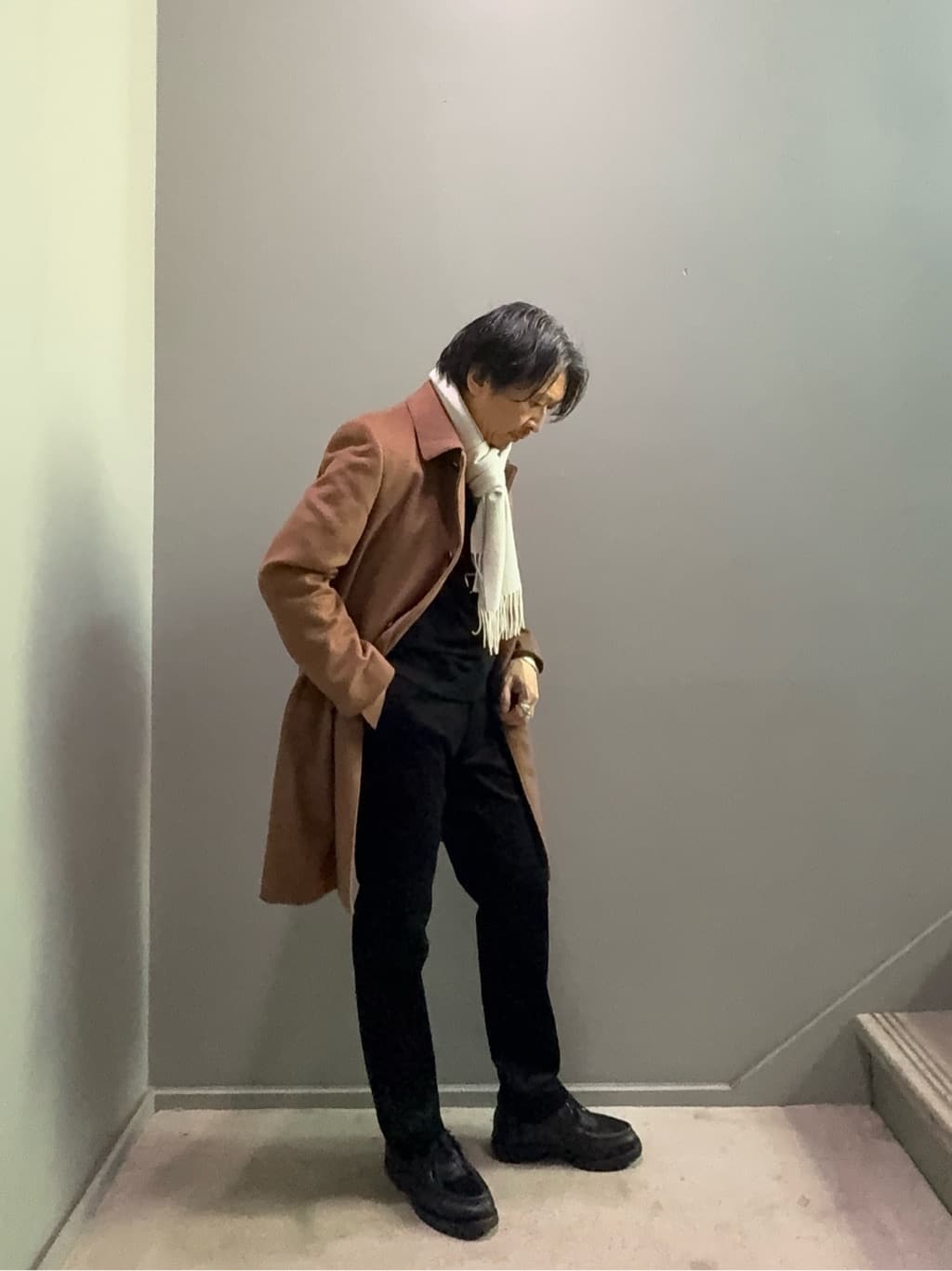 デザイナーTAKEman さんの「TAKEO KIKUCHI｜カシミヤブレンド ビーバー調ステンカラーコート」を使ったコーディネート