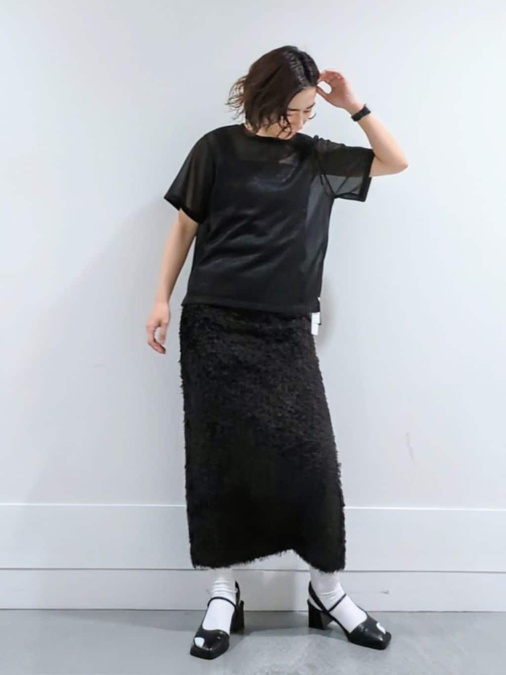 ミズタさんの「UNTITLED｜【洗える】ラメシアーTシャツ」を使ったコーディネート