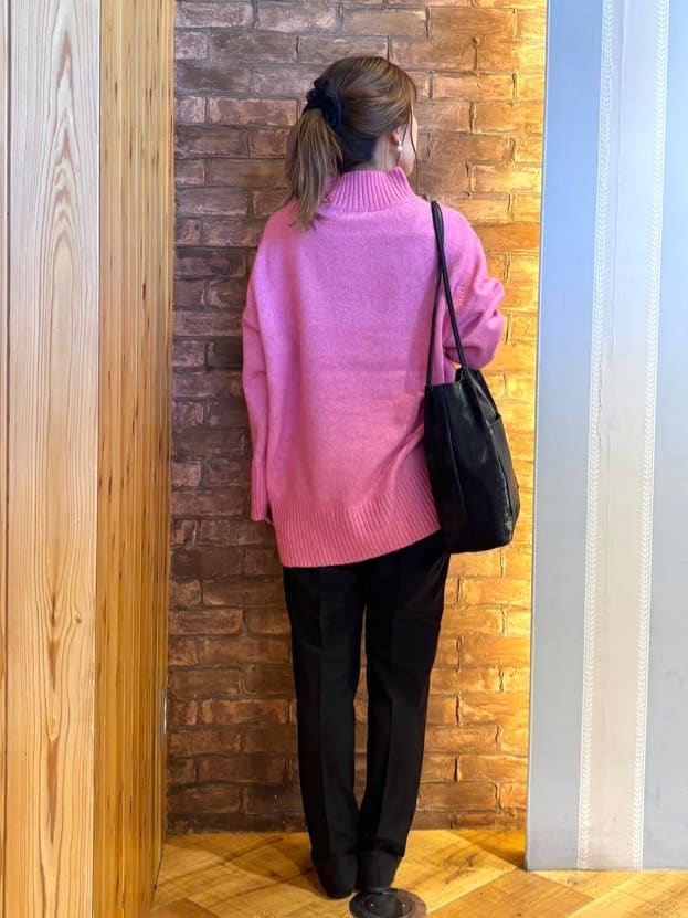 mieさんの「SHOO･LA･RUE｜【S-LL】ゆるシルエットな メランジタートルニット」を使ったコーディネート