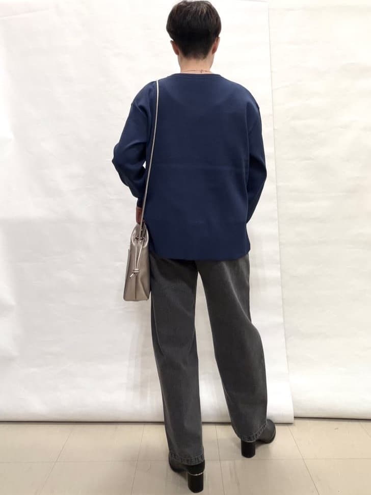 なっちゃんさんの「SHOO･LA･RUE｜【S-LL】程よくゆったりな 柔らかデニムテーパードパンツ」を使ったコーディネート