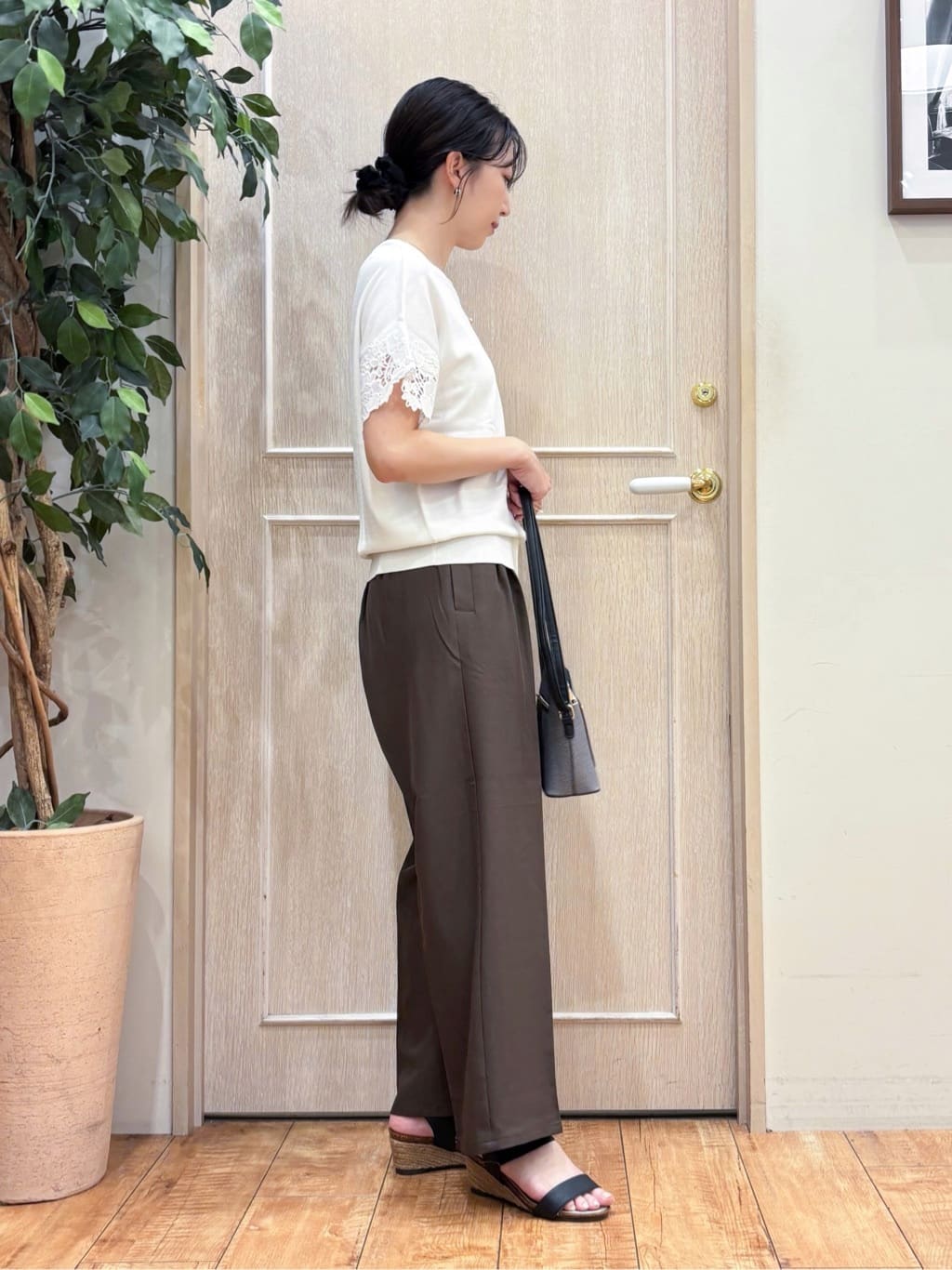 なみさんの「SHOO･LA･RUE｜【S-LL/ひんやり/UV/】大人上品な お袖レースニット」を使ったコーディネート