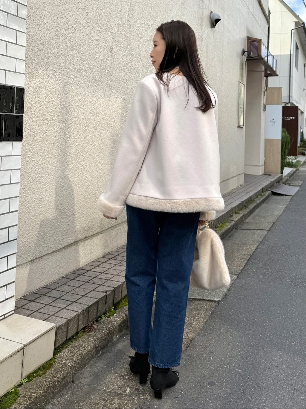 teiさんの「Couture brooch｜【大人可愛い・リボン取り外し可】前後2WAYラメリブ シアープチフリルニット」を使ったコーディネート
