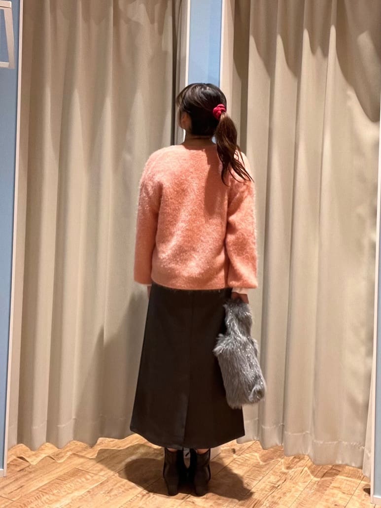 もんちゃんさんの「SHOO･LA･RUE｜【S-LL】美しく見せる ボートネックロンT」を使ったコーディネート